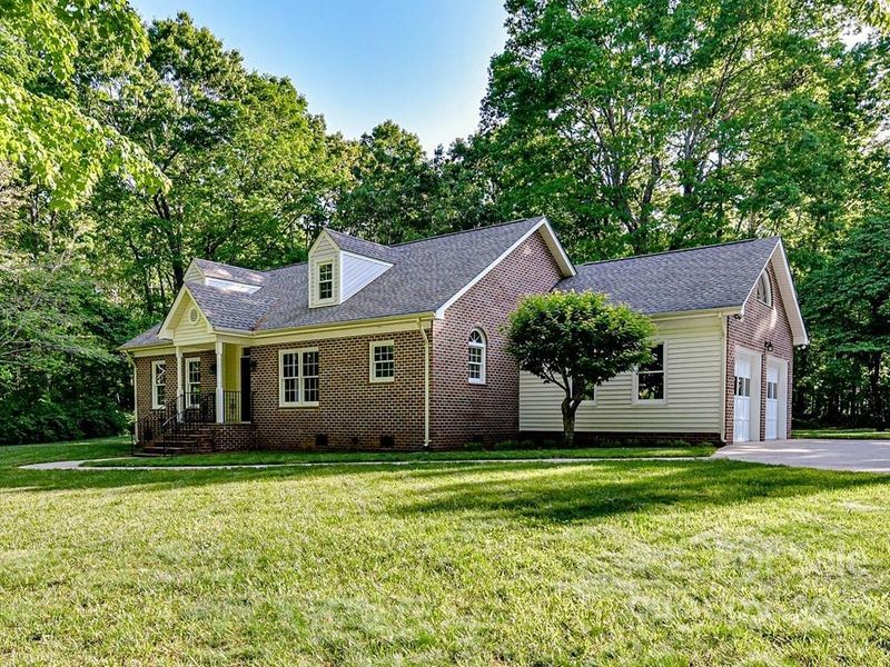 8628 Landsford Rd, Monroe, NC 28112