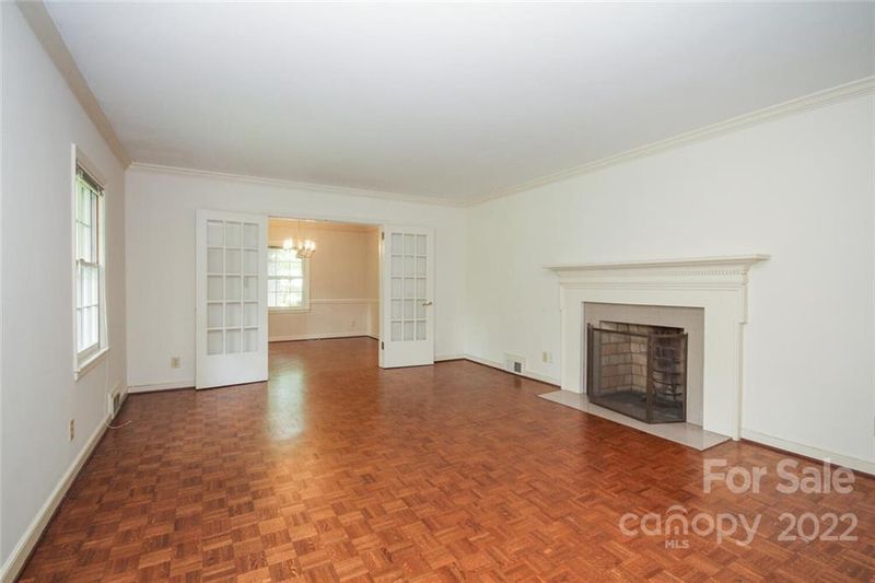 327 Shasta Ln, Charlotte, NC 28211