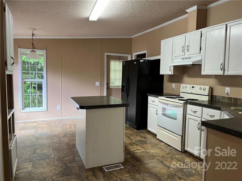 3506 Woodstream Dr, Maiden, NC 28650