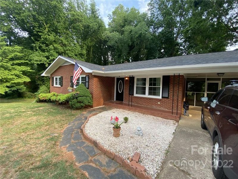 409 3rd St SW, Conover, NC 28613