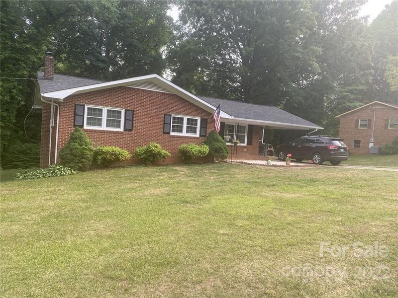 409 3rd St SW, Conover, NC 28613