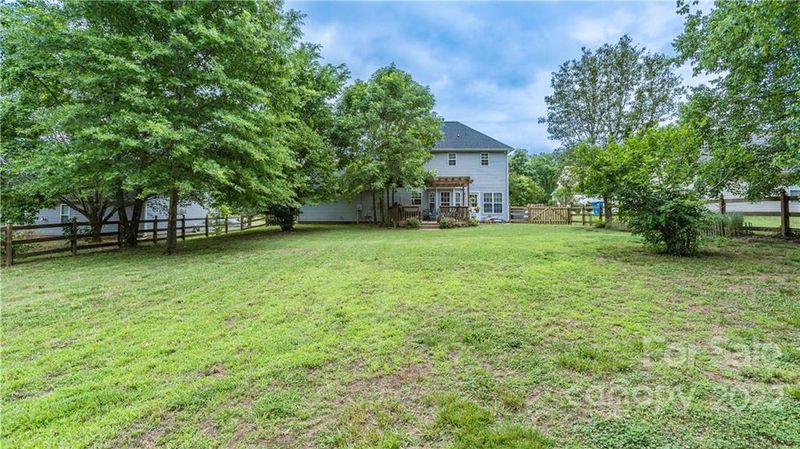 2318 Ivy Run Dr, Indian Trail, NC 28079