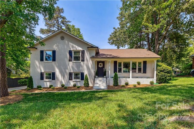 328 Scottridge Dr, Charlotte, NC 28217