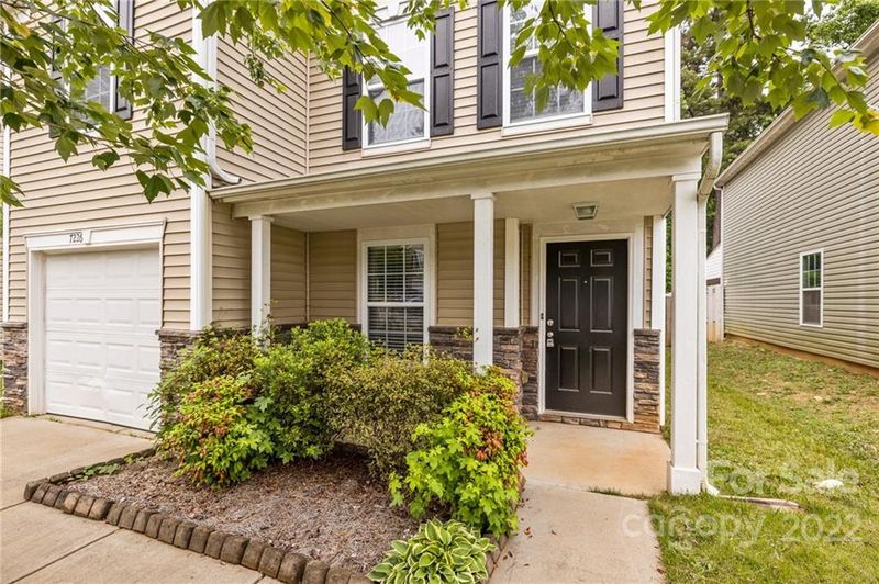 7226 Fox Point Dr, Charlotte, NC 28269