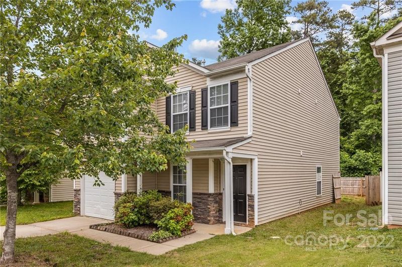 7226 Fox Point Dr, Charlotte, NC 28269