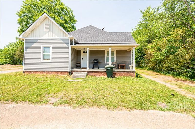 302 13th St #A&B, Newton, NC 28658