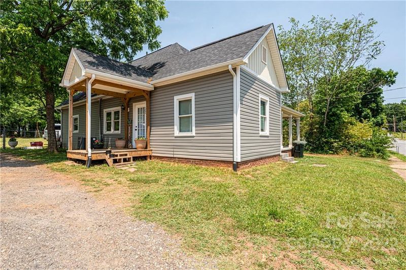 302 13th St #A&B, Newton, NC 28658