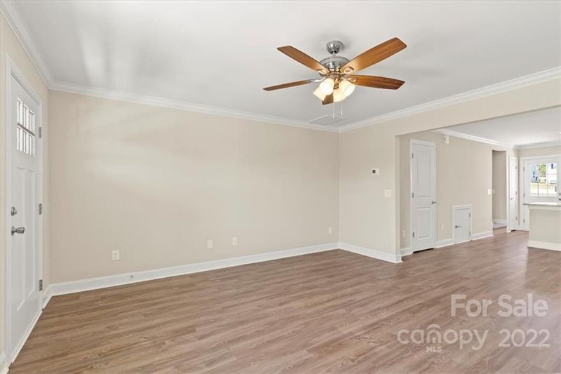1582 Oak Leaf Dr NW, Hickory, NC 28601