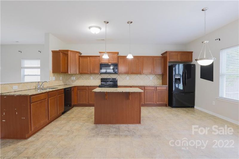 10023 Daniel Dwayne Dr, Charlotte, NC 28214
