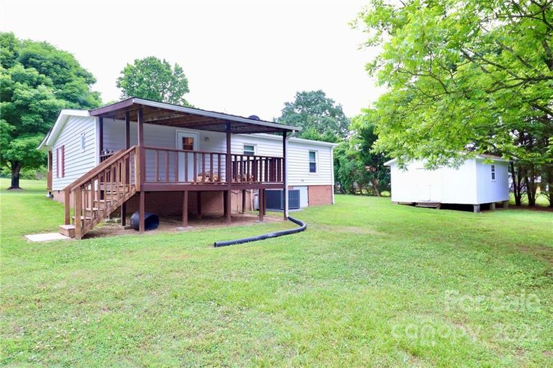 124 Downey Lake Rd, Dallas, NC 28034