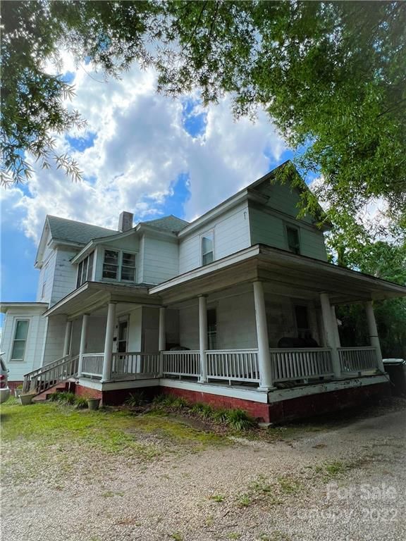 153 Pinckney St, Chester, SC 29706