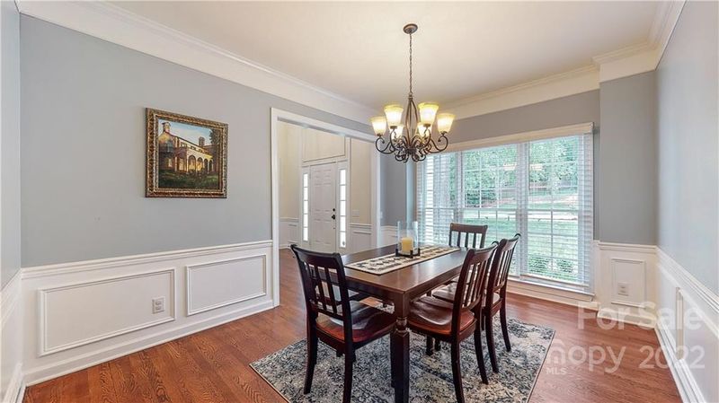 5041 Fairvista Dr, Charlotte, NC 28269
