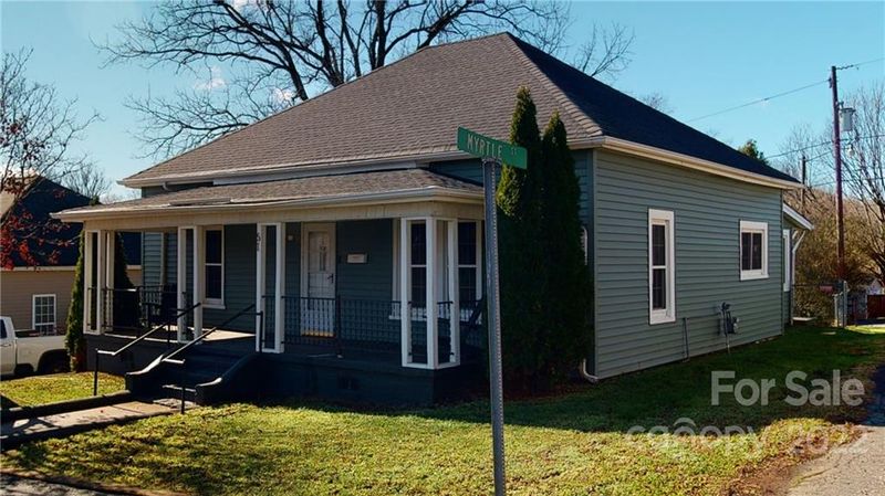 61 4th St, Cramerton, NC 28032