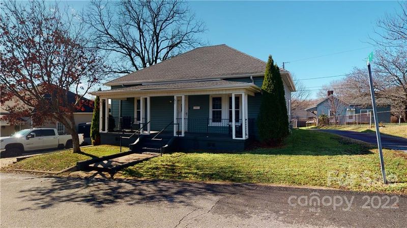 61 4th St, Cramerton, NC 28032