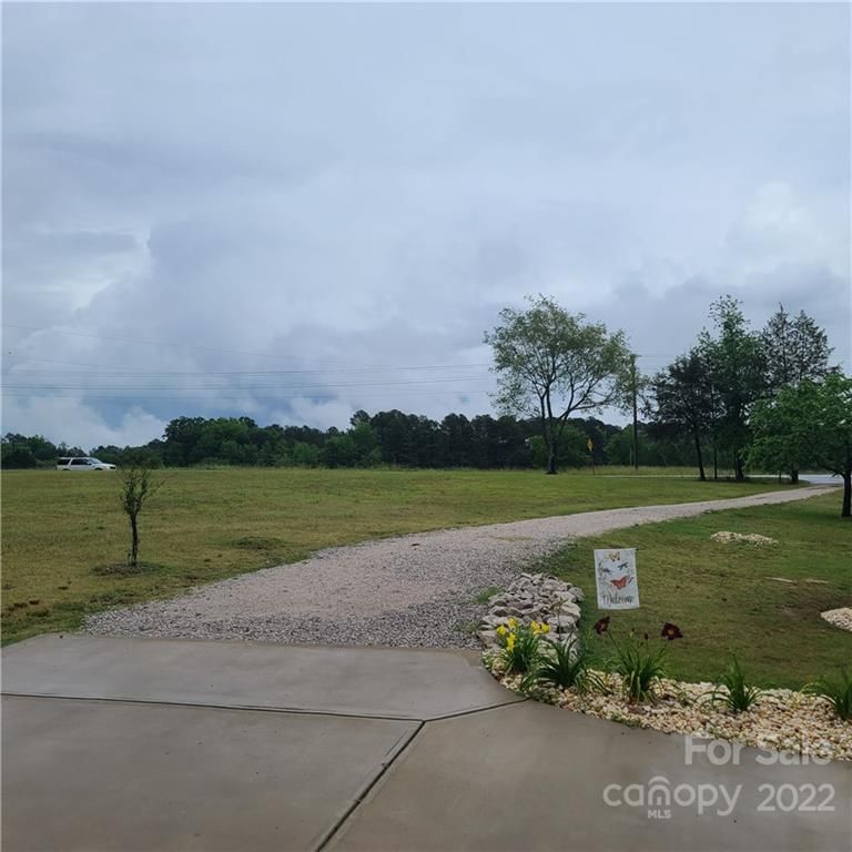 403 Farris Rd, Clover, SC 29710