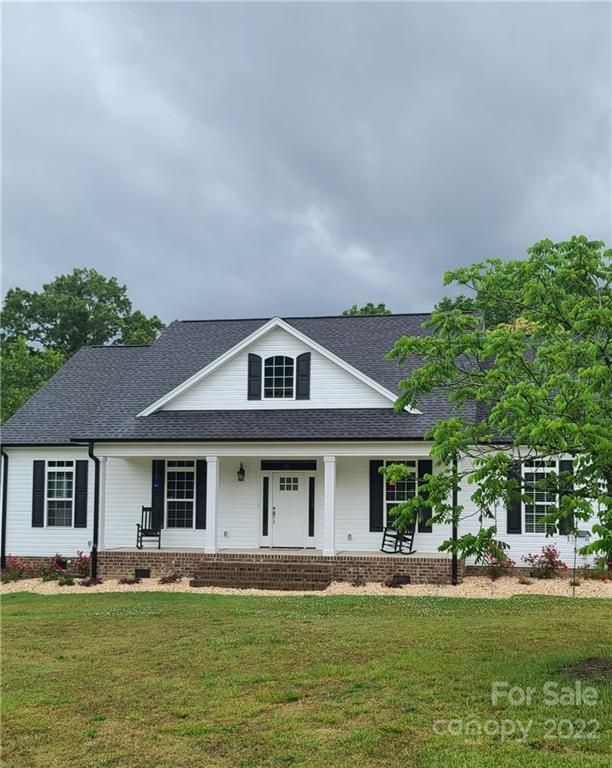 403 Farris Rd, Clover, SC 29710
