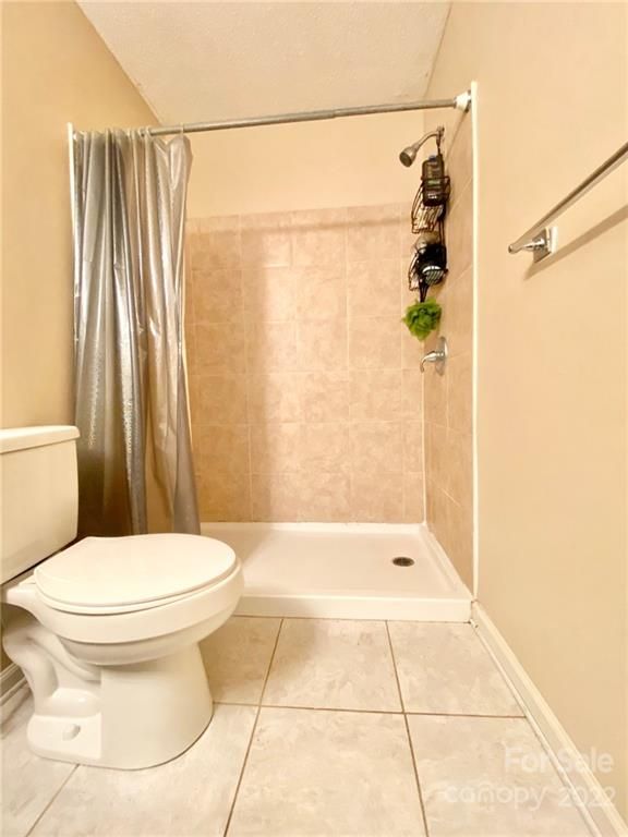2290 Angle Dr, Conover, NC 28613