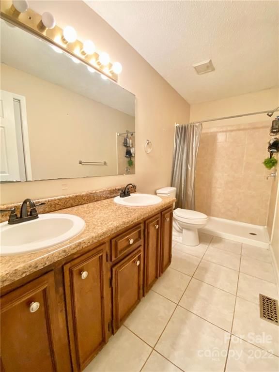 2290 Angle Dr, Conover, NC 28613