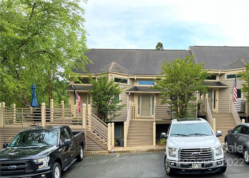 13942 Queens Harbor Rd, Charlotte, NC 28278