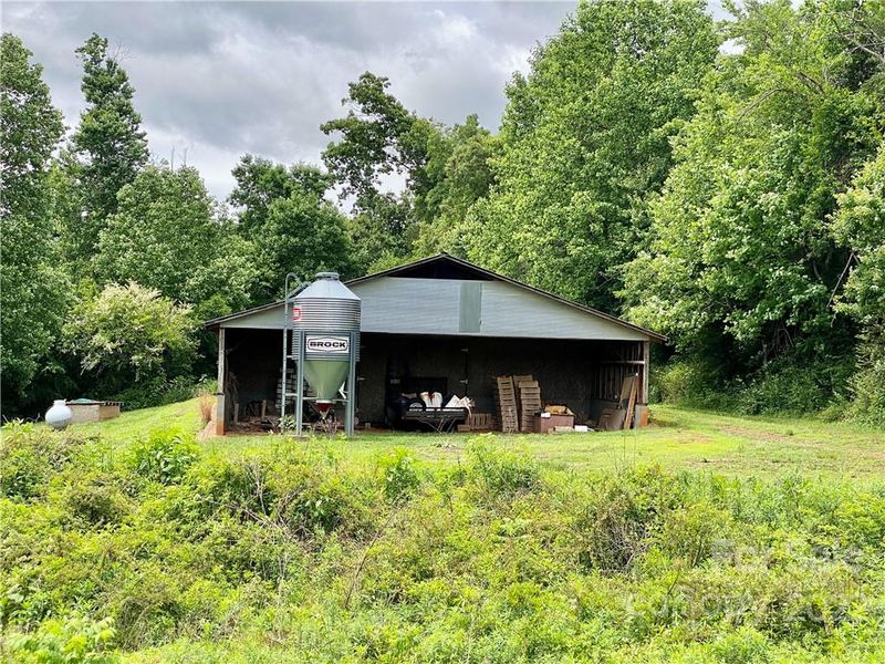 533 Indian Hill Rd, Olin, NC 28660