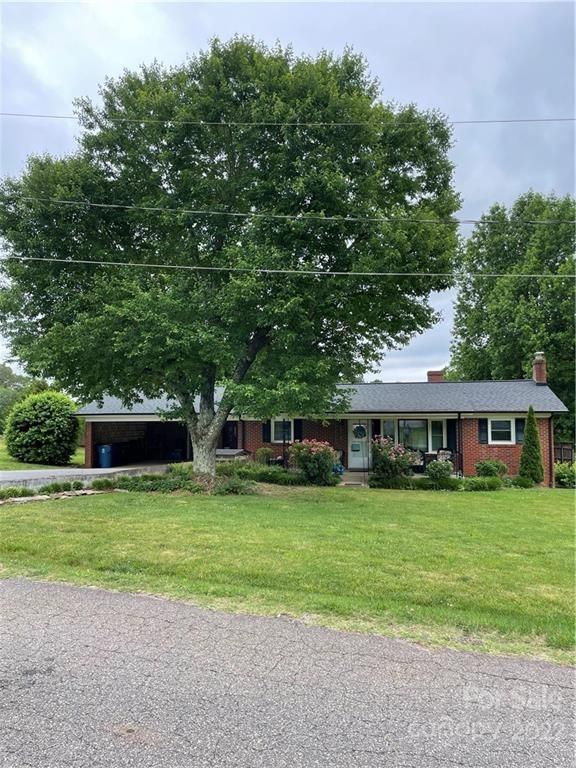 1838 Shook Ave, Newton, NC 28658
