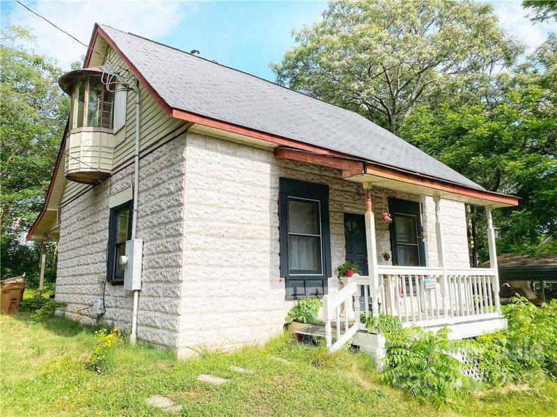 1614 Laboratory Rd, Lincolnton, NC 28092