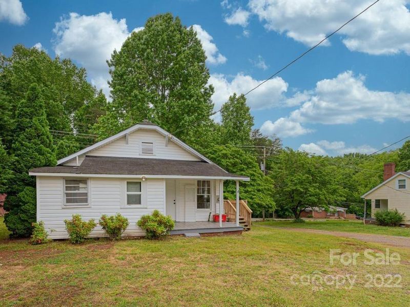 1380 W C St, Newton, NC 28658