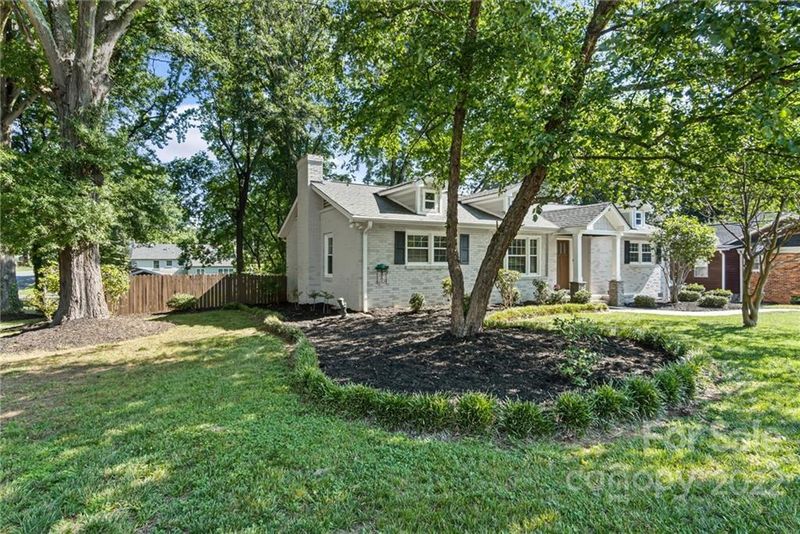 1126 Hartford Ave, Charlotte, NC 28209