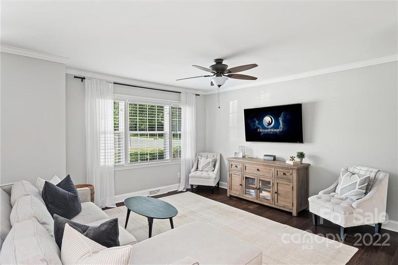 1126 Hartford Ave, Charlotte, NC 28209