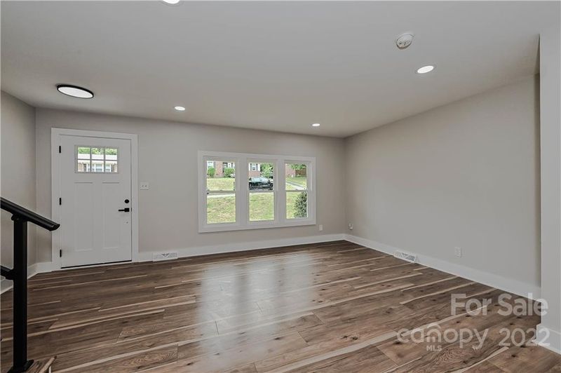 7131 Sherbourne Dr, Charlotte, NC 28210