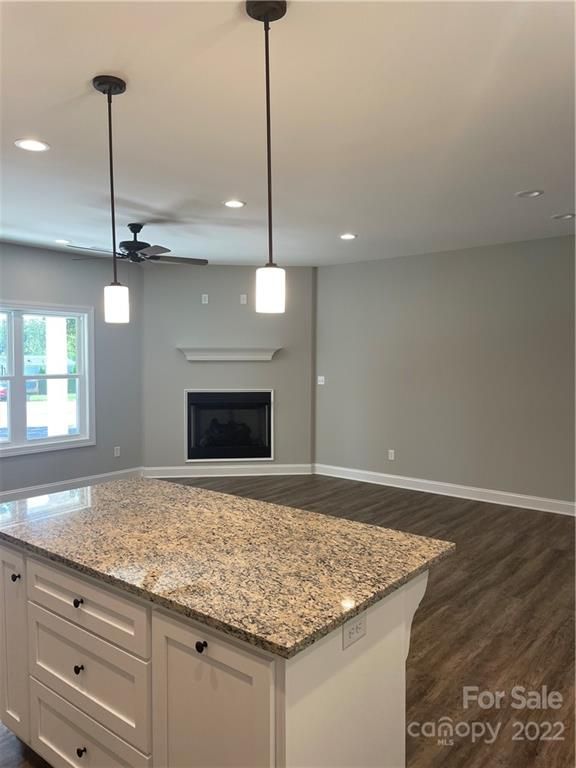 3700 34th St NE, Hickory, NC 28601