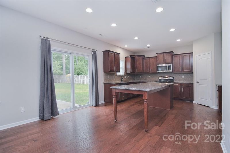 3910 Martele Dr, Mint Hill, NC 28227