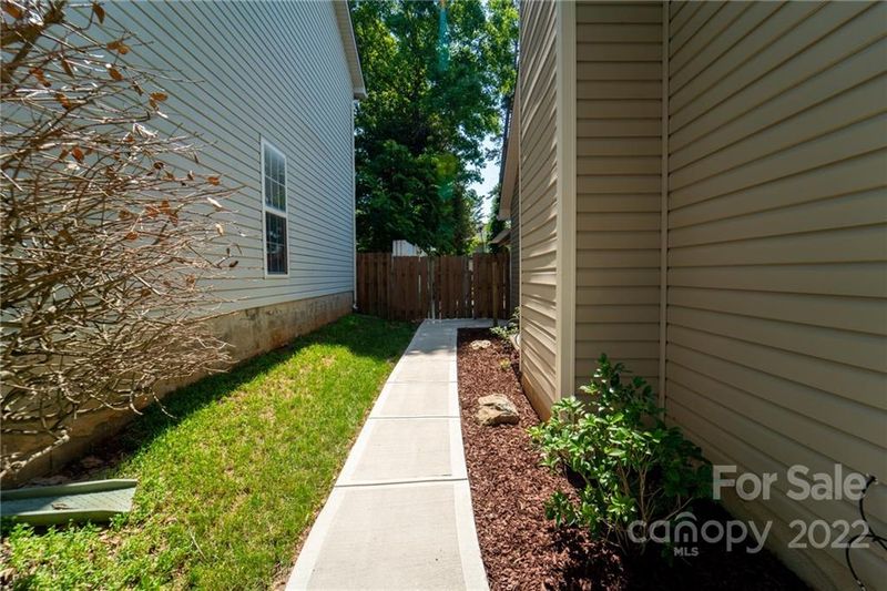 7413 Wapiti Ct, Charlotte, NC 28273