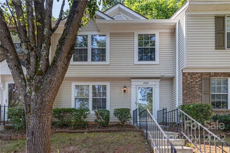 1352 Maple Shade Ln, Charlotte, NC 28270