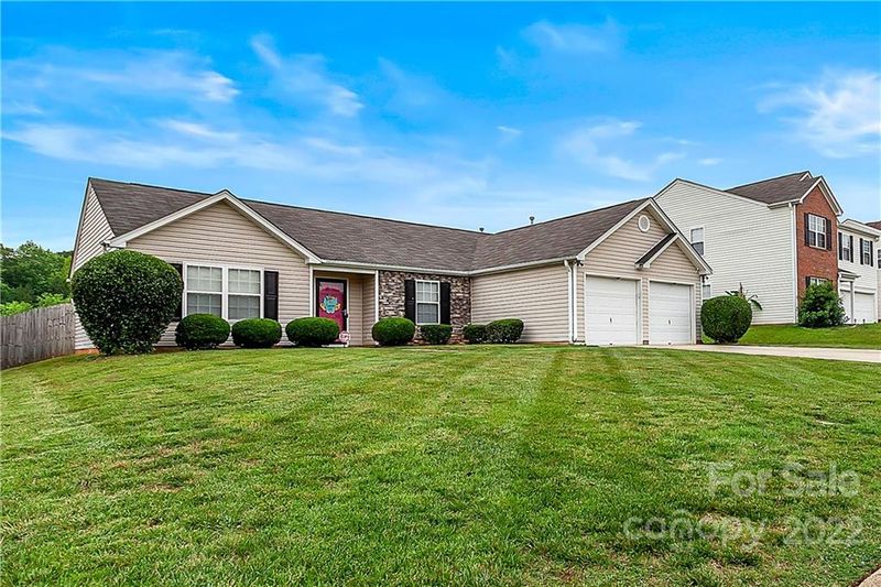9919 Aventide Ln, Charlotte, NC 28215