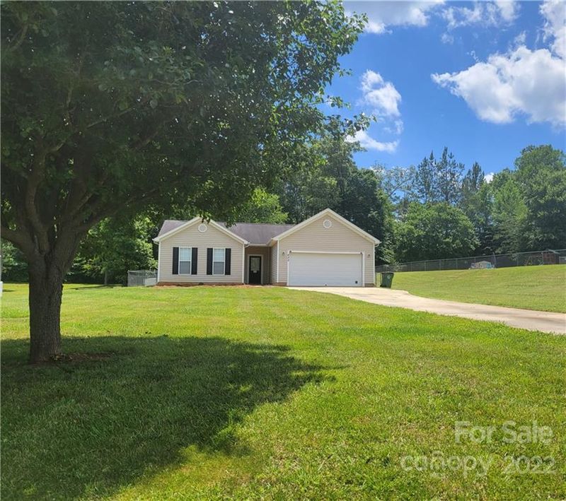 422 Summer Ridge Rd, Stanley, NC 28164
