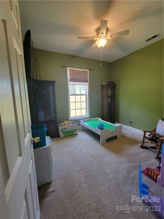 422 Summer Ridge Rd, Stanley, NC 28164