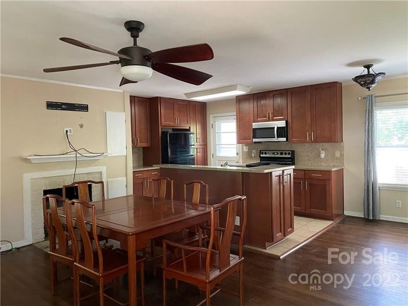 5305 Buckingham Dr, Charlotte, NC 28209