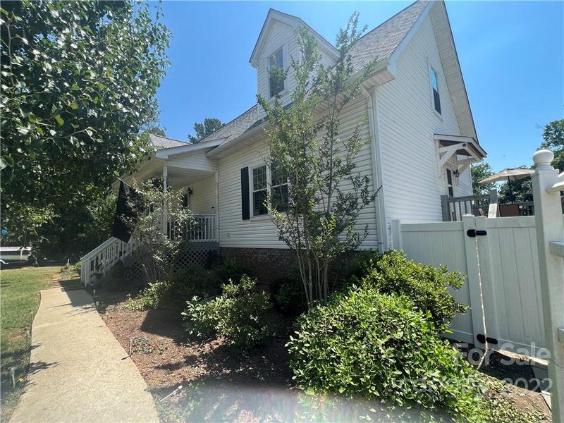 1120 Hidden Brook Ln, Clover, SC 29710