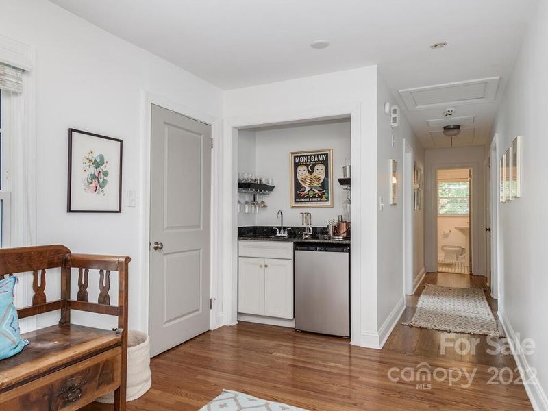4701 Addison Dr, Charlotte, NC 28211