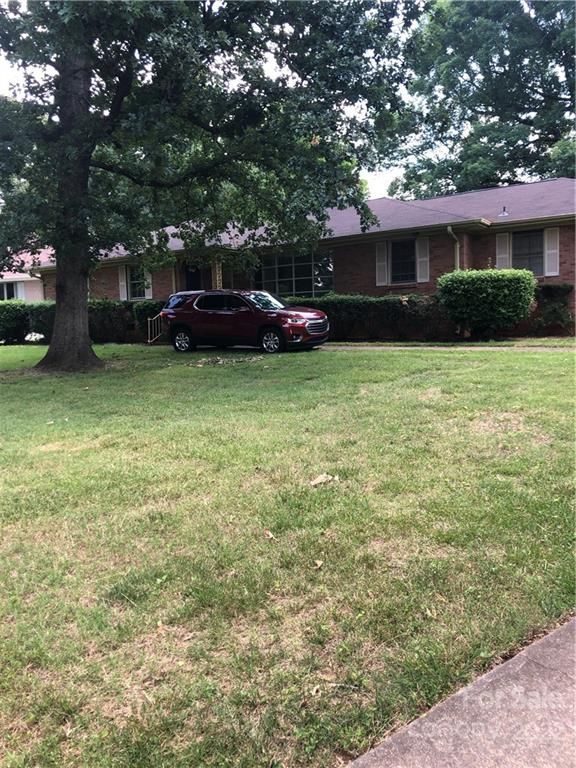 4208 Hyde Park Dr, Charlotte, NC 28216