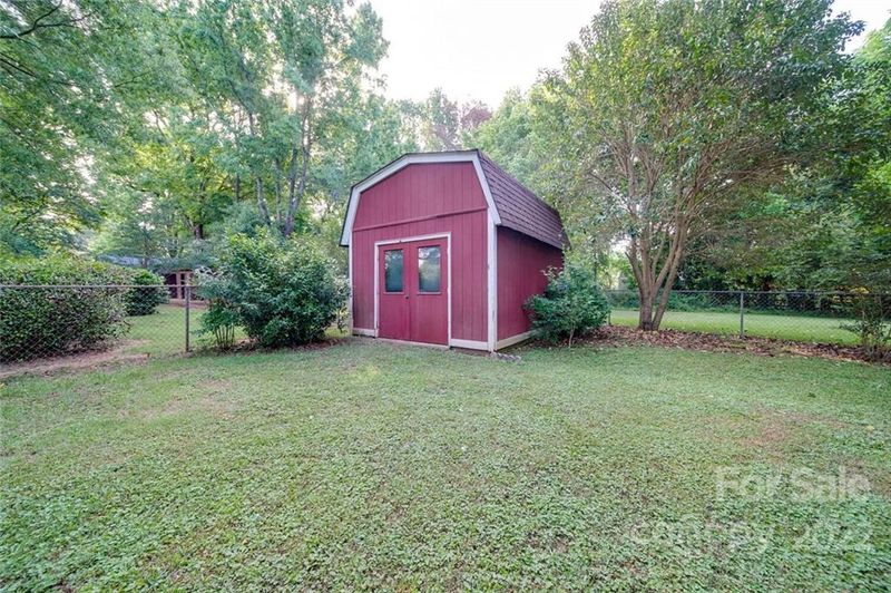 5108 Margaret Wallace Rd, Matthews, NC 28105