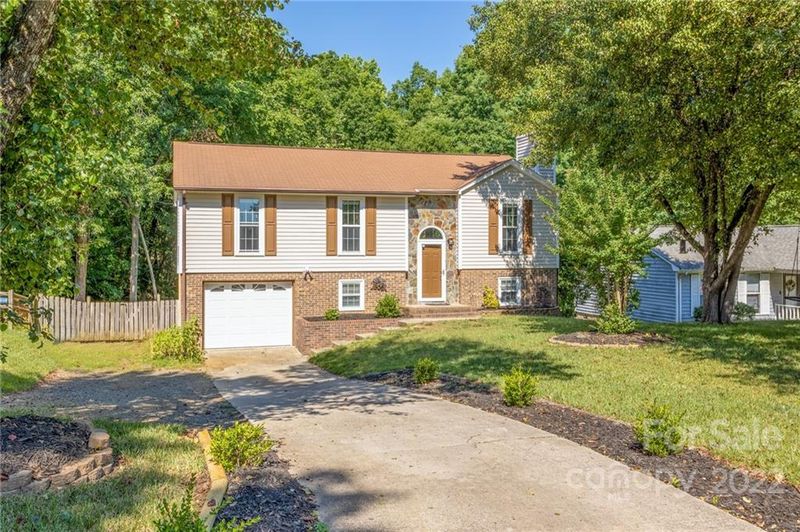 2933 Gray Feather Dr, Charlotte, NC 28262