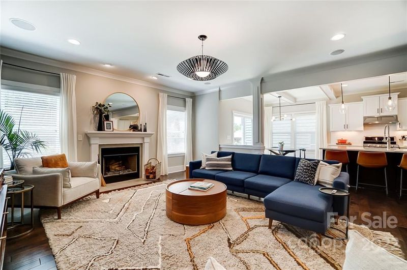 5060 Stonehill Ln, Matthews, NC 28104