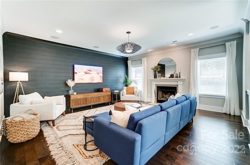 5060 Stonehill Ln, Matthews, NC 28104