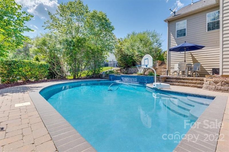 523 Placid Ct, Tega Cay, SC 29708