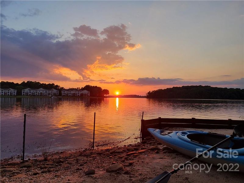 140 View Lake St, Davidson, NC 28036
