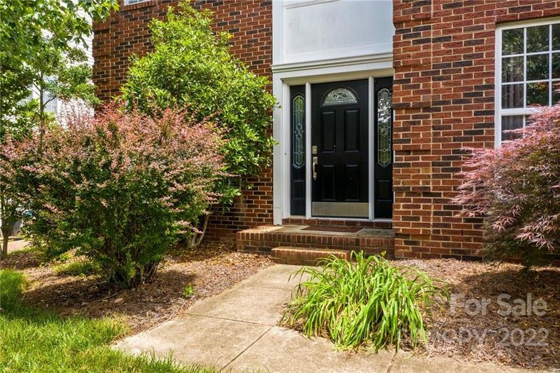 2331 Comfrey Ct, Charlotte, NC 28213