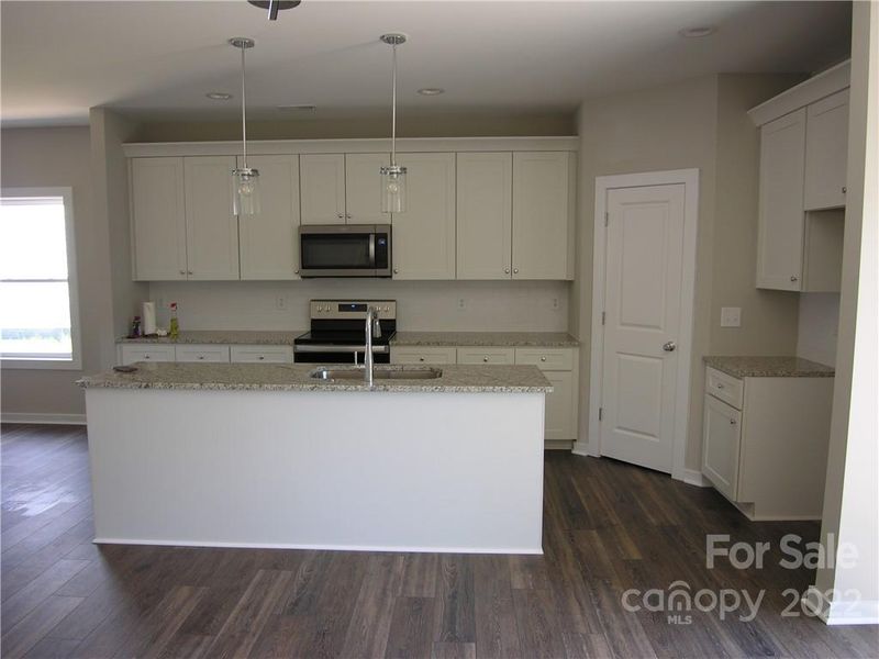 390 E 24th St, Kannapolis, NC 28083