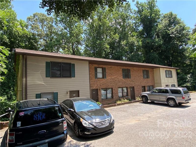 425 8th Street Dr SW, Hickory, NC 28602
